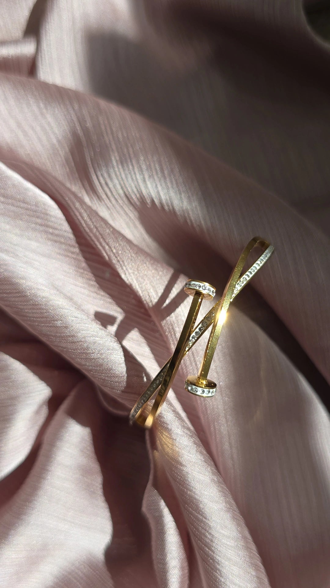 Double screw head Bangle