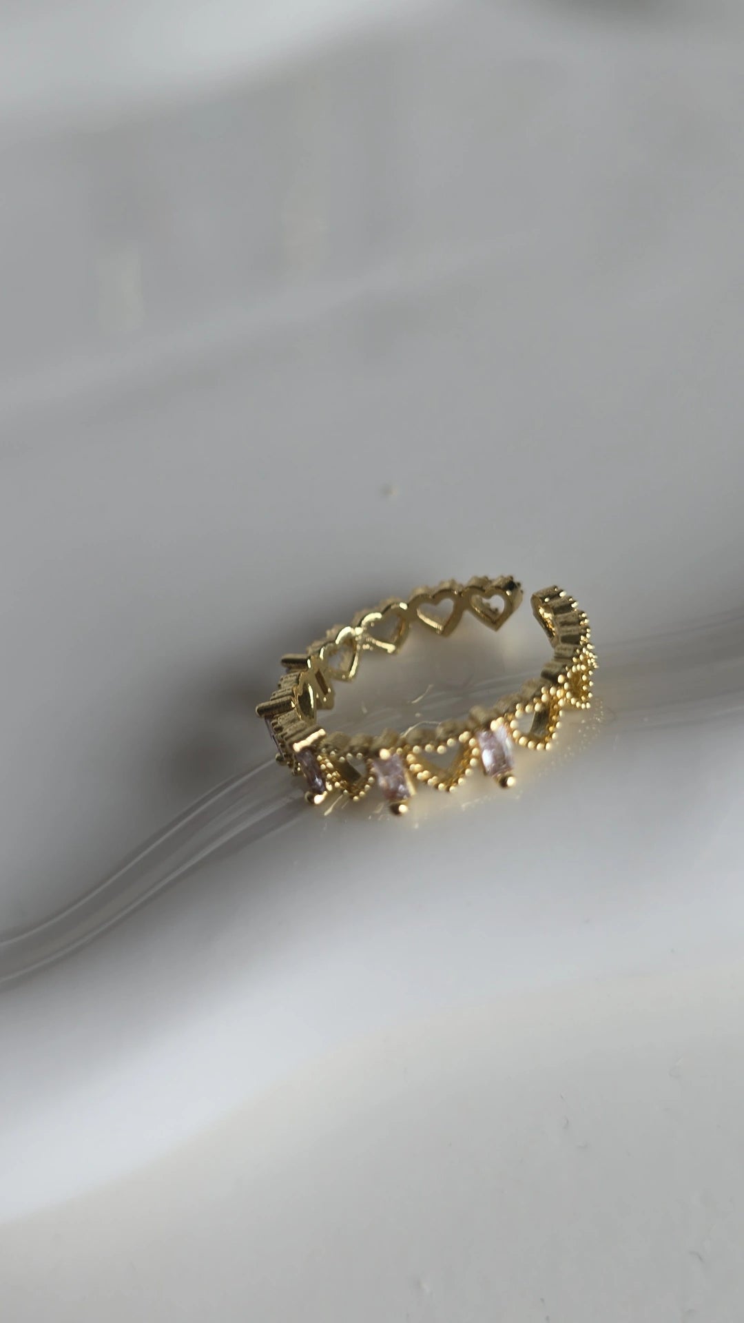 Love heart gold band Ring