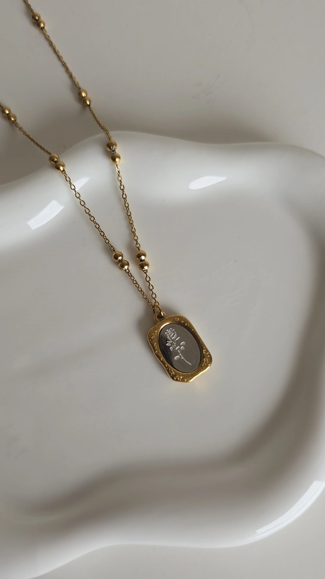 Rose mirror necklace