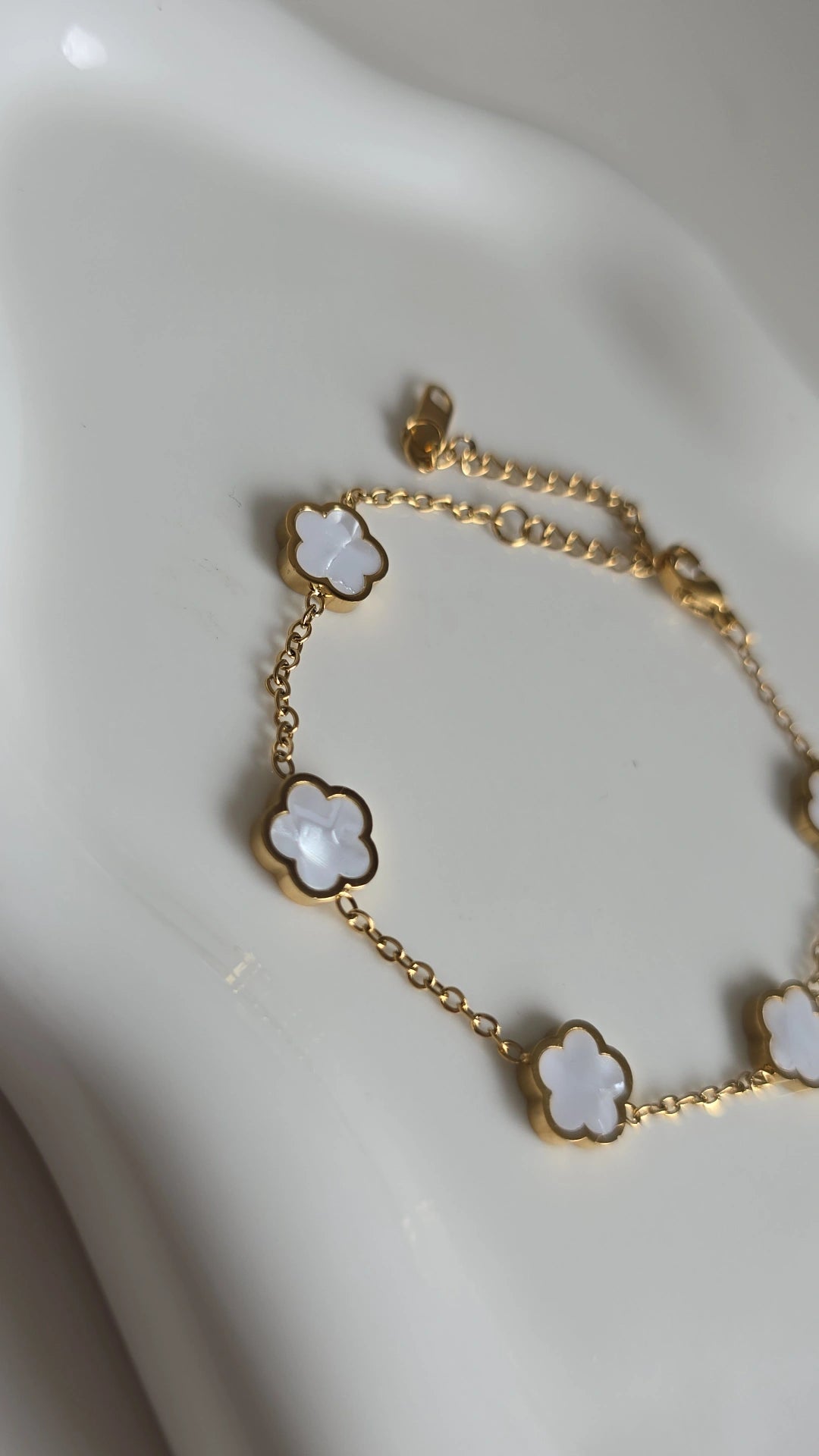 Clover bracelet