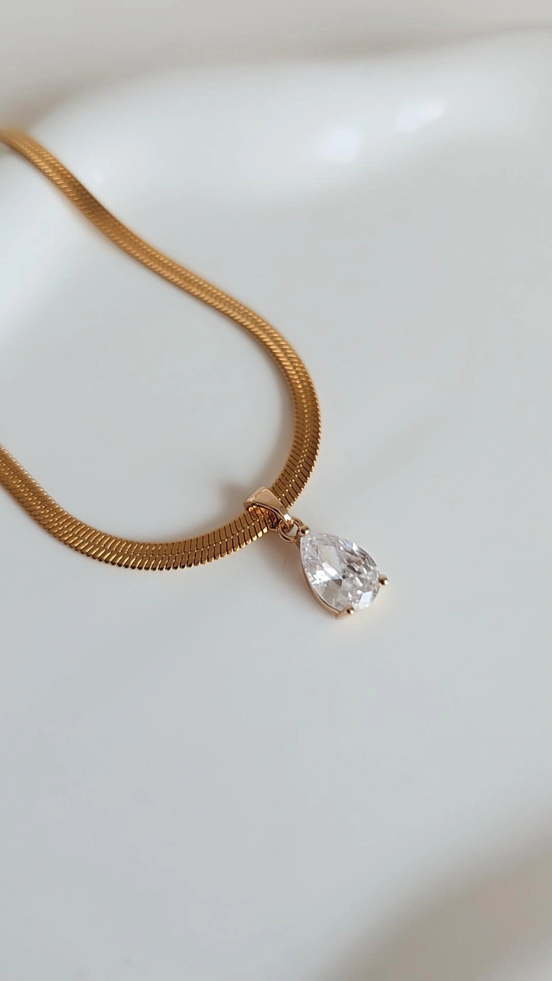 Silver drop stone necklace