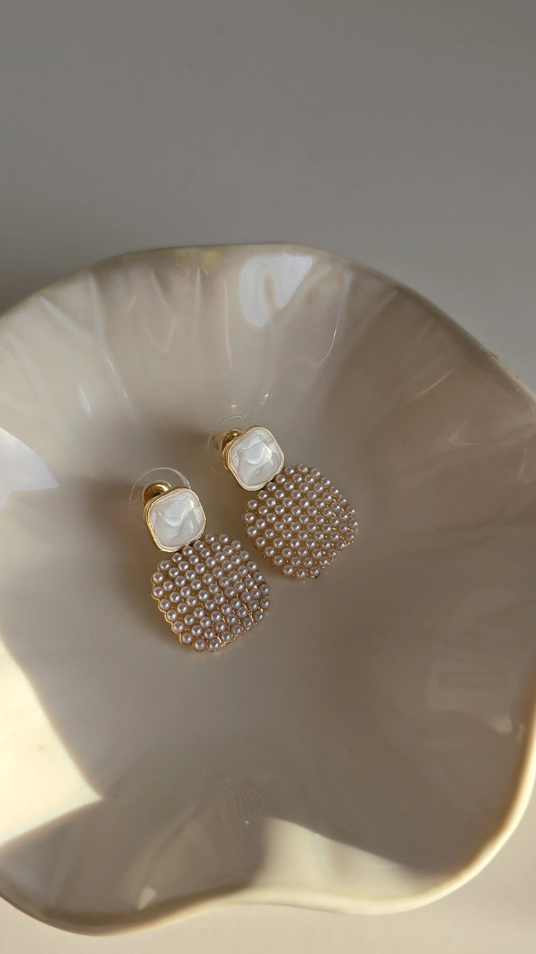 Square pearl earrings