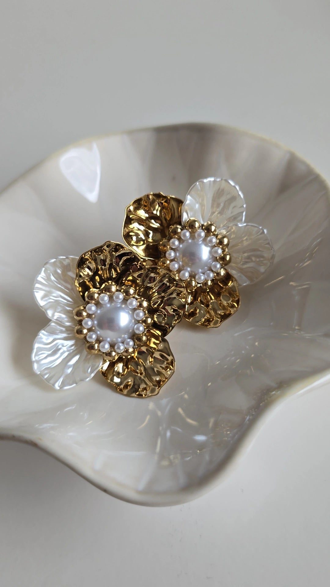 18k Gold plated pearl flower earrings