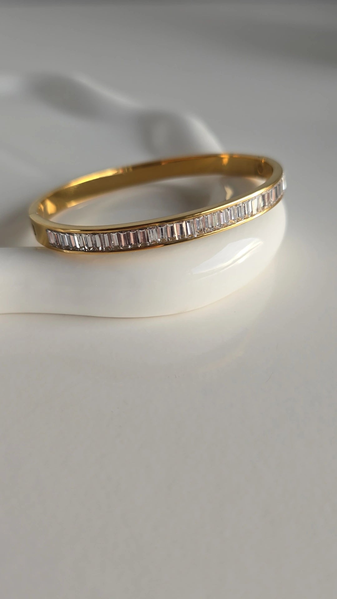 18k Gold plated bangle