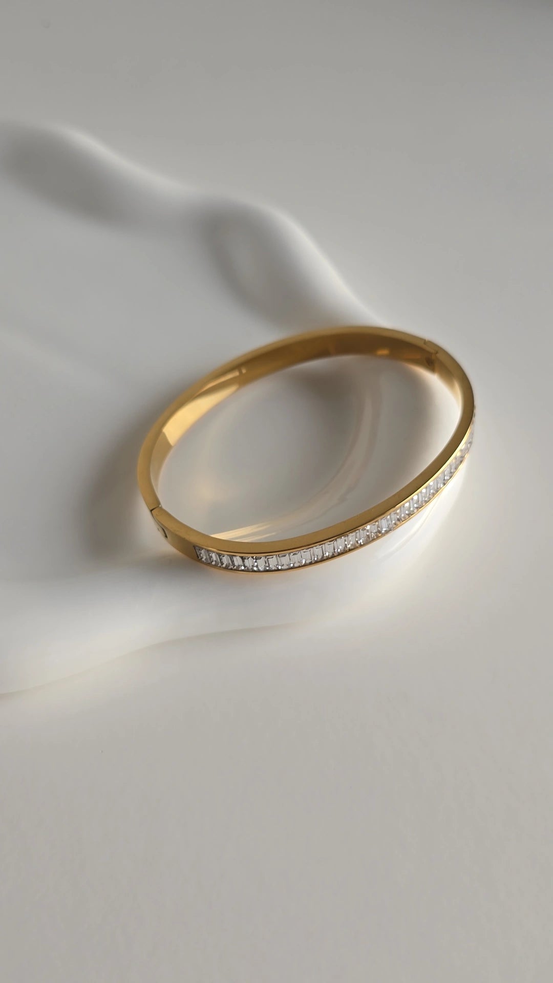 18k Gold plated bangle
