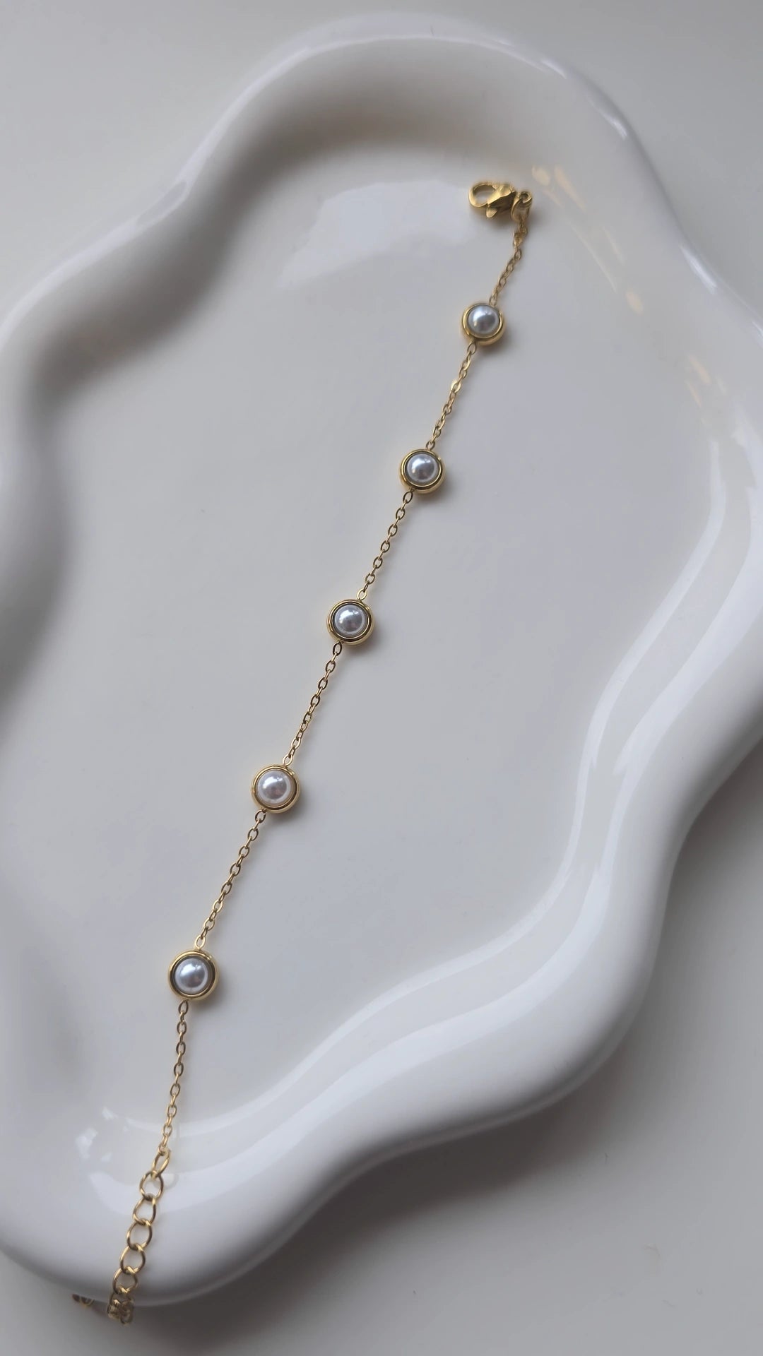 Dainty Pearl Bracelet
