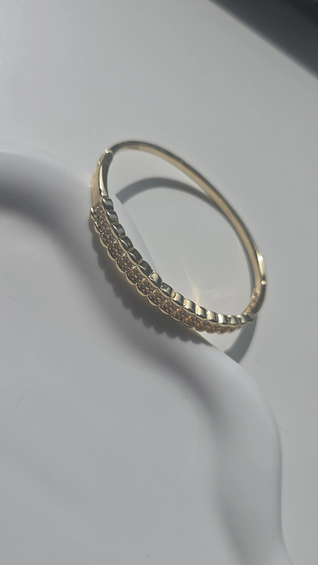 18k Gold plated flower bangle