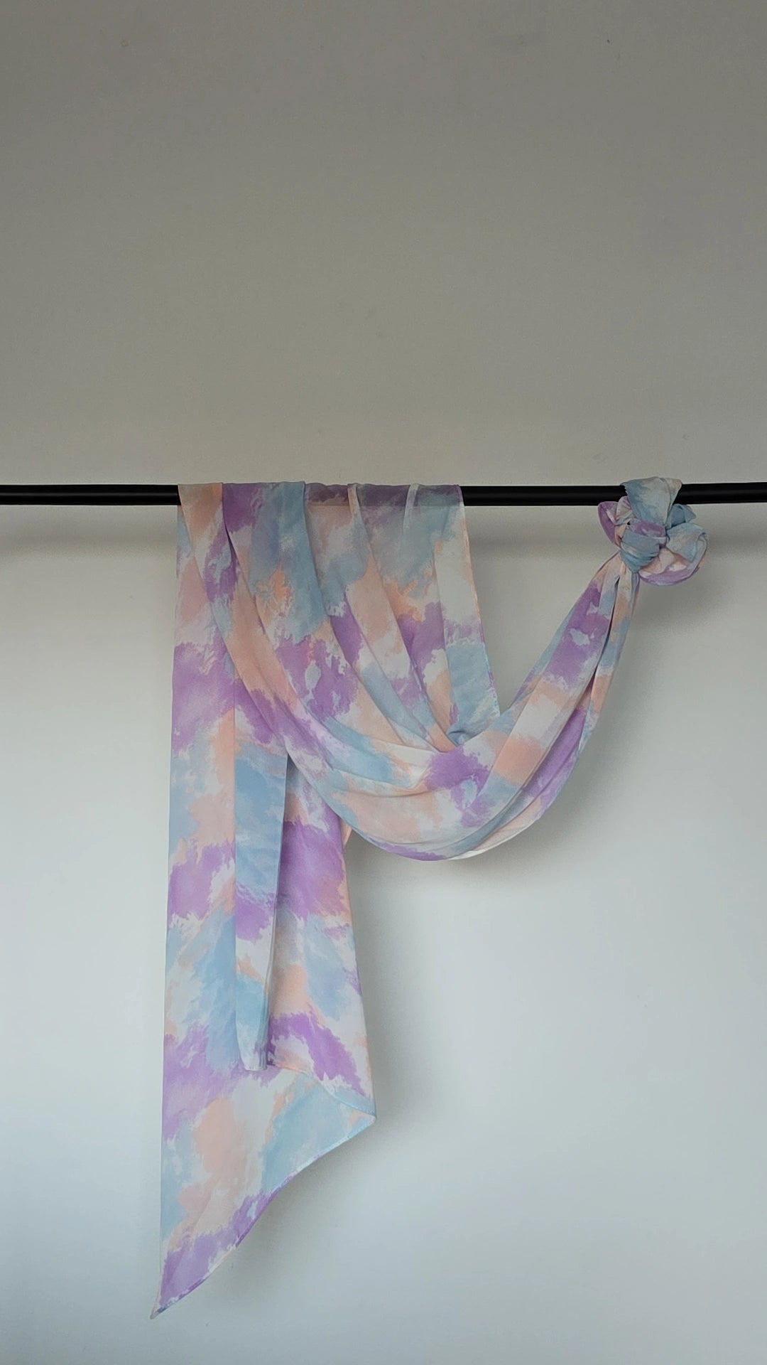 Bubblegum Tie Dye hijab
