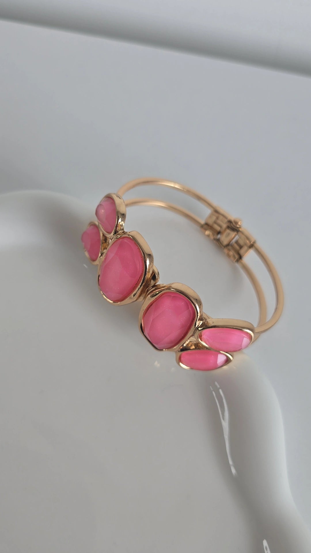 Pink vintage style open bangle
