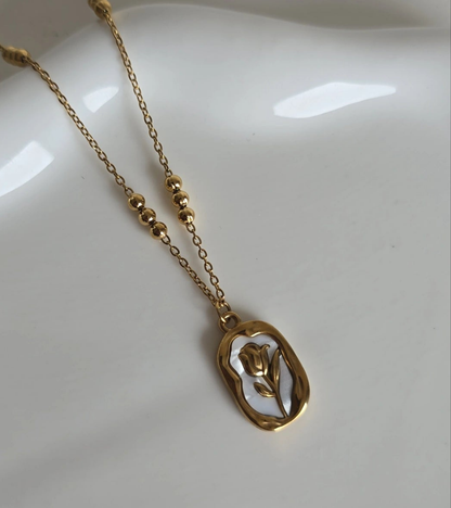 Marble rose  necklace
