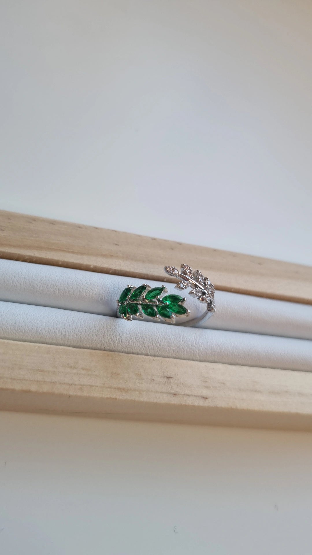 Green leaf wrap ring