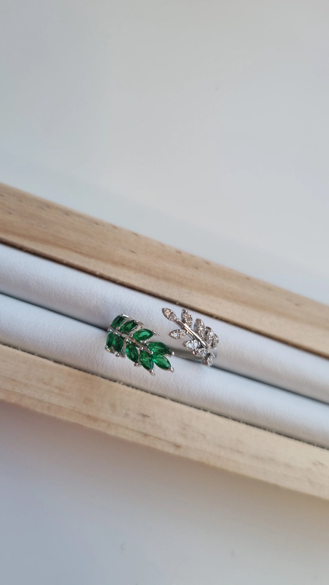 Green leaf wrap ring