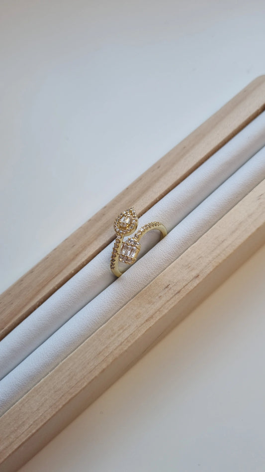 Water drop gold ring