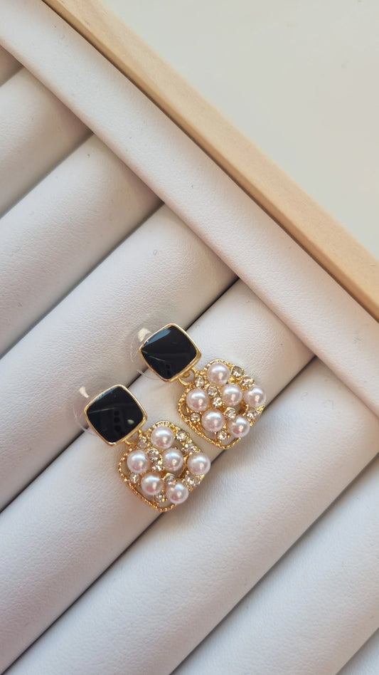 Pearl gold Gemstone earrings