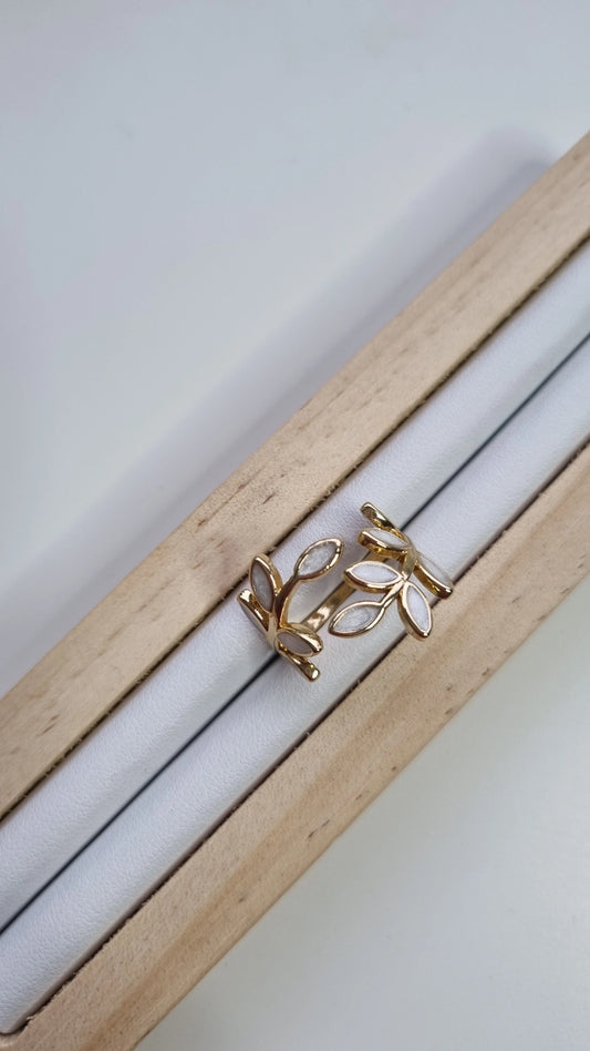 White leaf wrap ring
