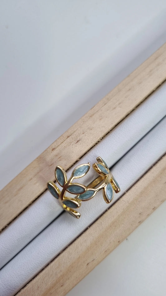 Grey leaf wrap ring