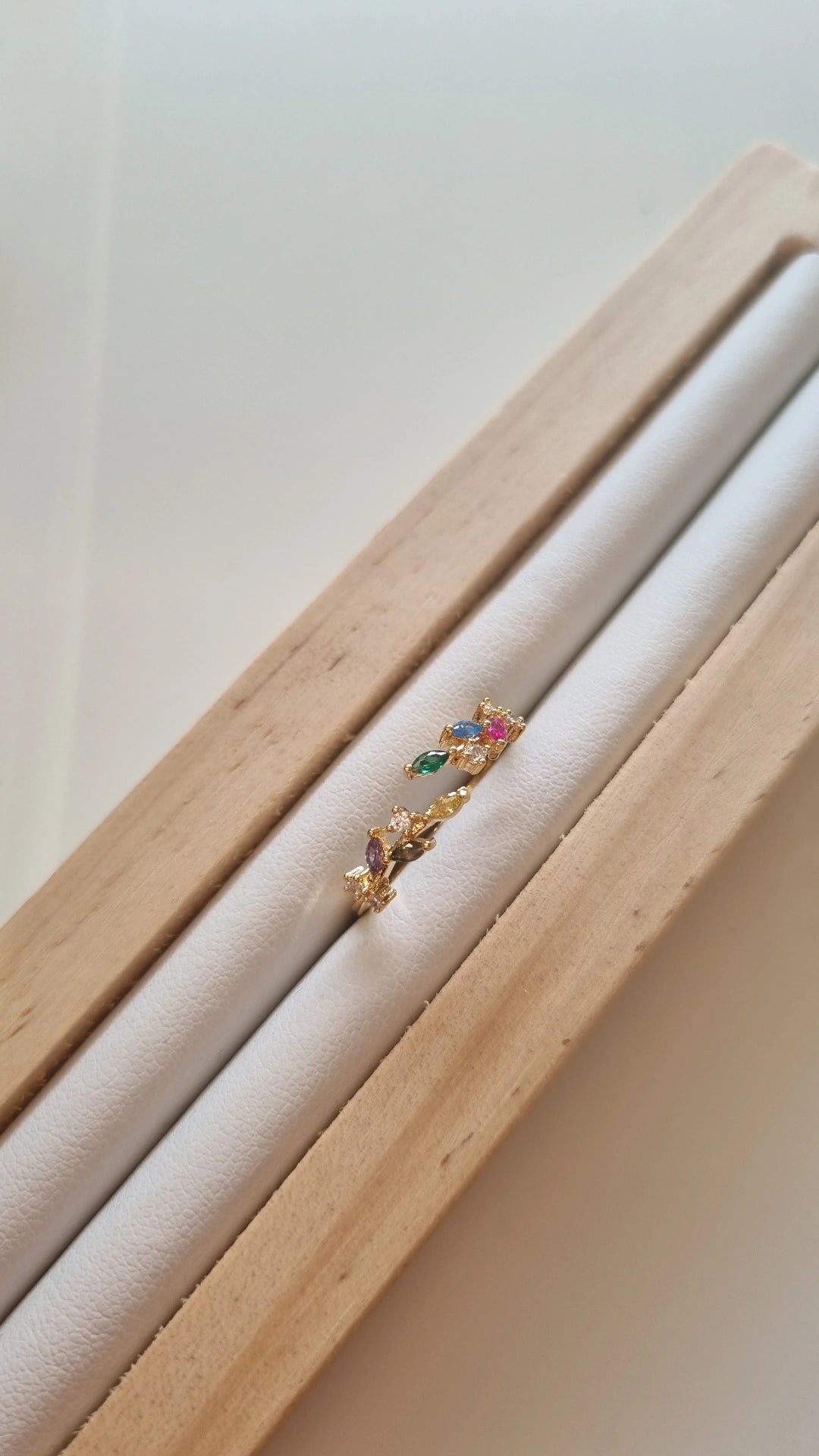 Leaf Colour thin band ring
