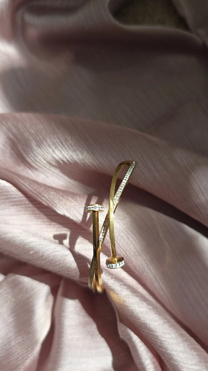 Double screw head Bangle