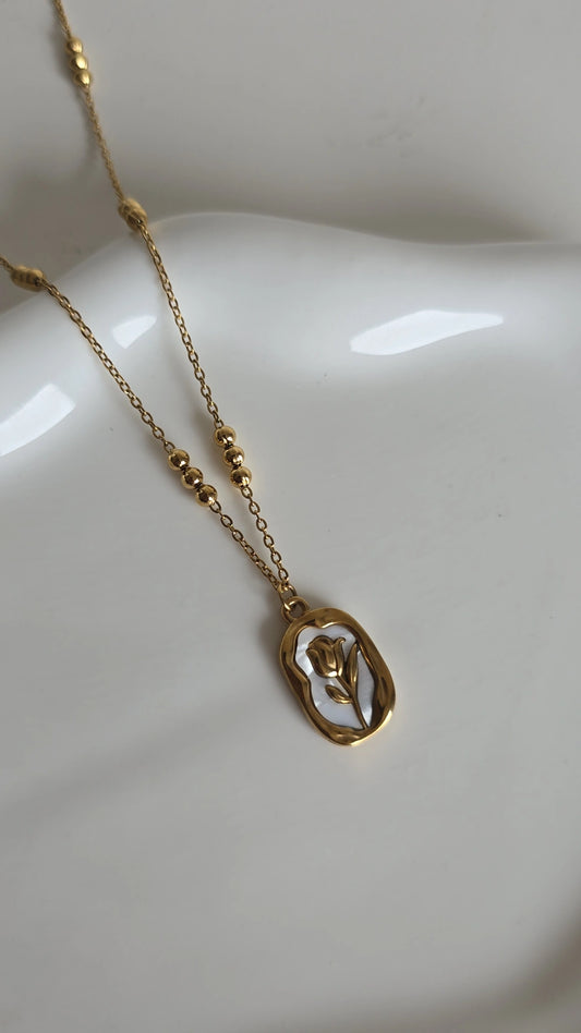 Marble rose  necklace
