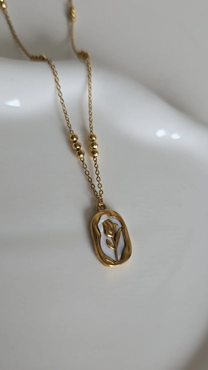 Marble rose  necklace