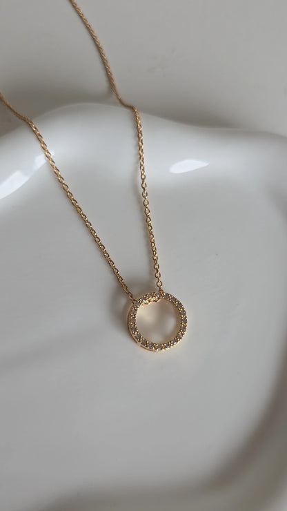 Halo necklace