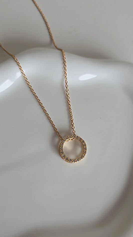 Halo necklace