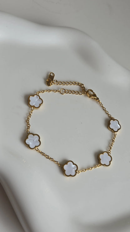 Clover bracelet