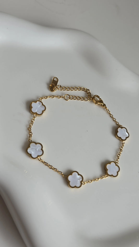 Clover bracelet