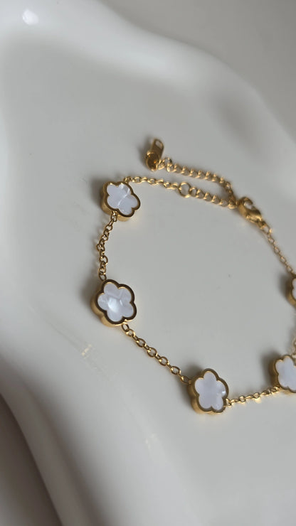 Clover bracelet