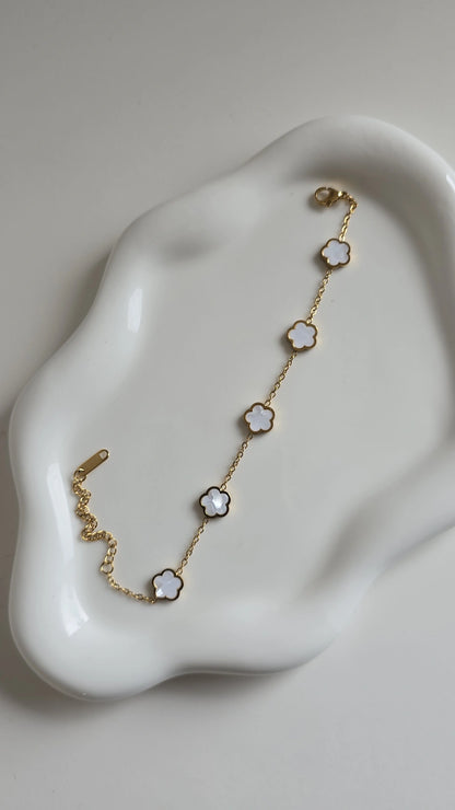Clover bracelet