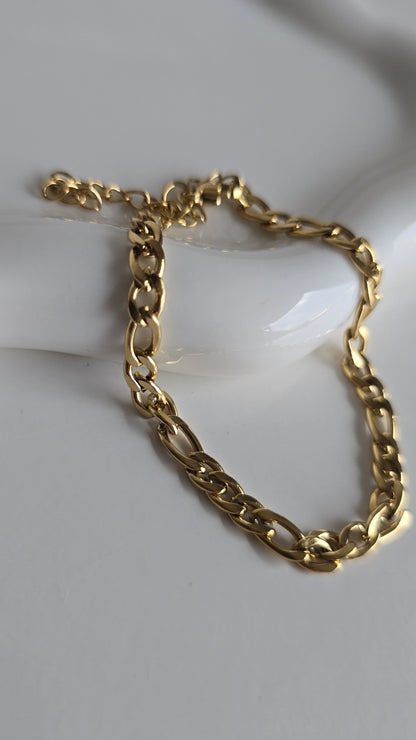 18k Gold plated flat bracelet