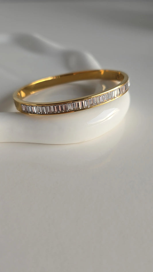 18k Gold plated bangle