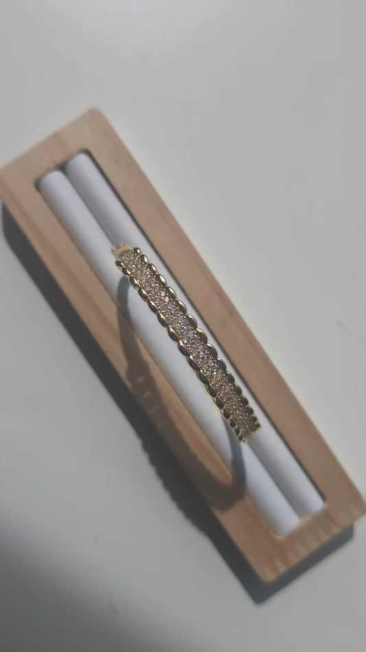 18k Gold plated flower bangle