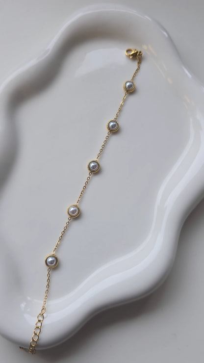 Dainty Pearl Bracelet