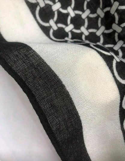 Black and white chain Scarf
