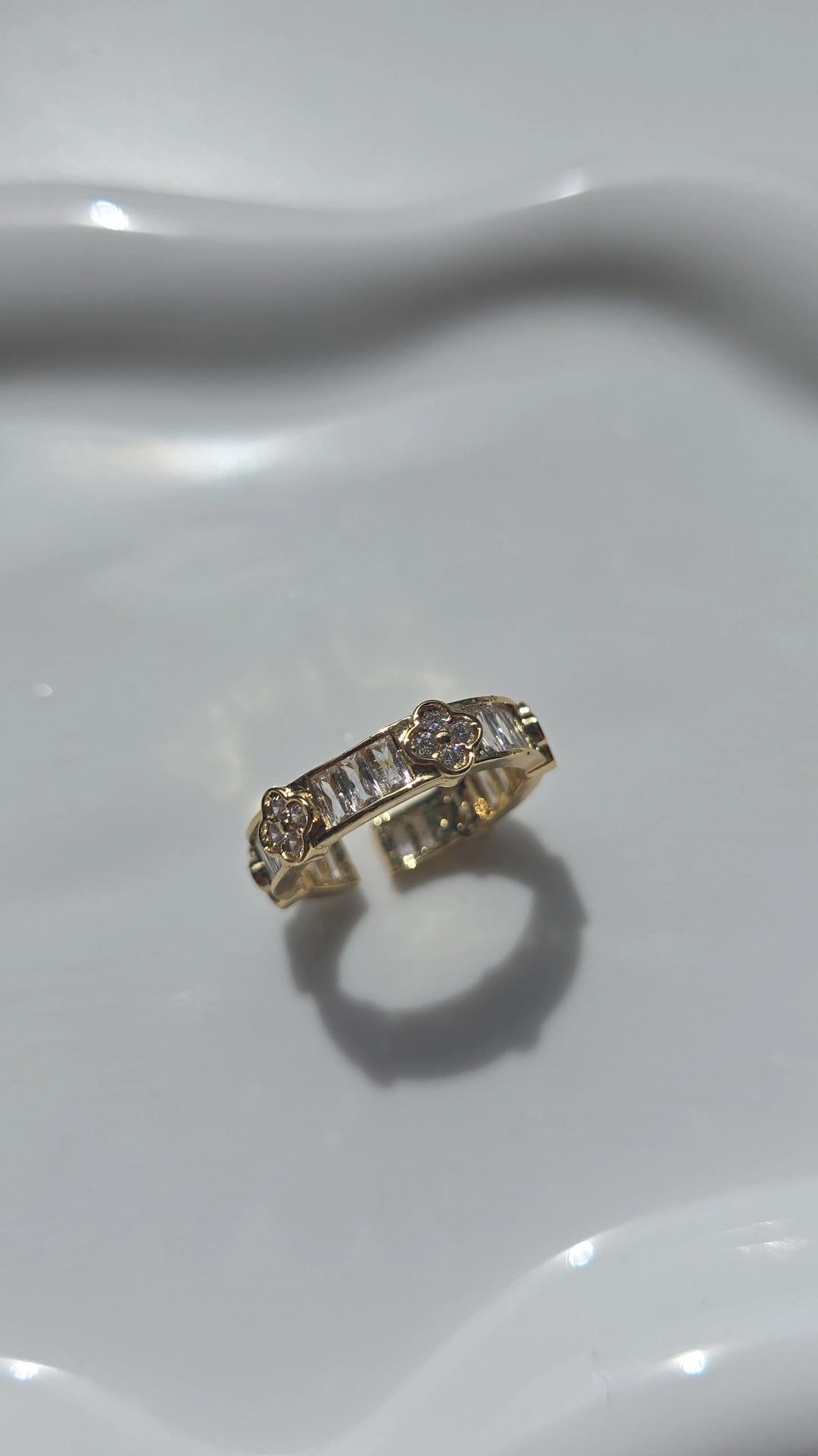 Clover Cuff Ring