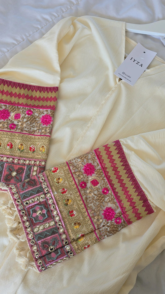 Detailed Embroidery Sleeve Arabian Abaya