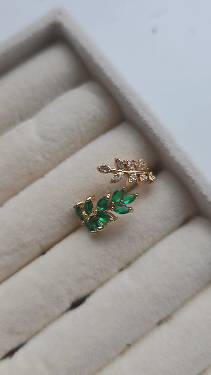 Green leaf wrap ring