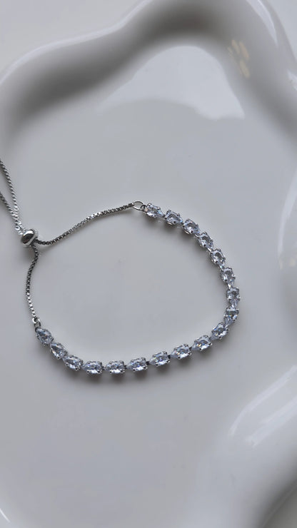 Dainty silver Bracelet