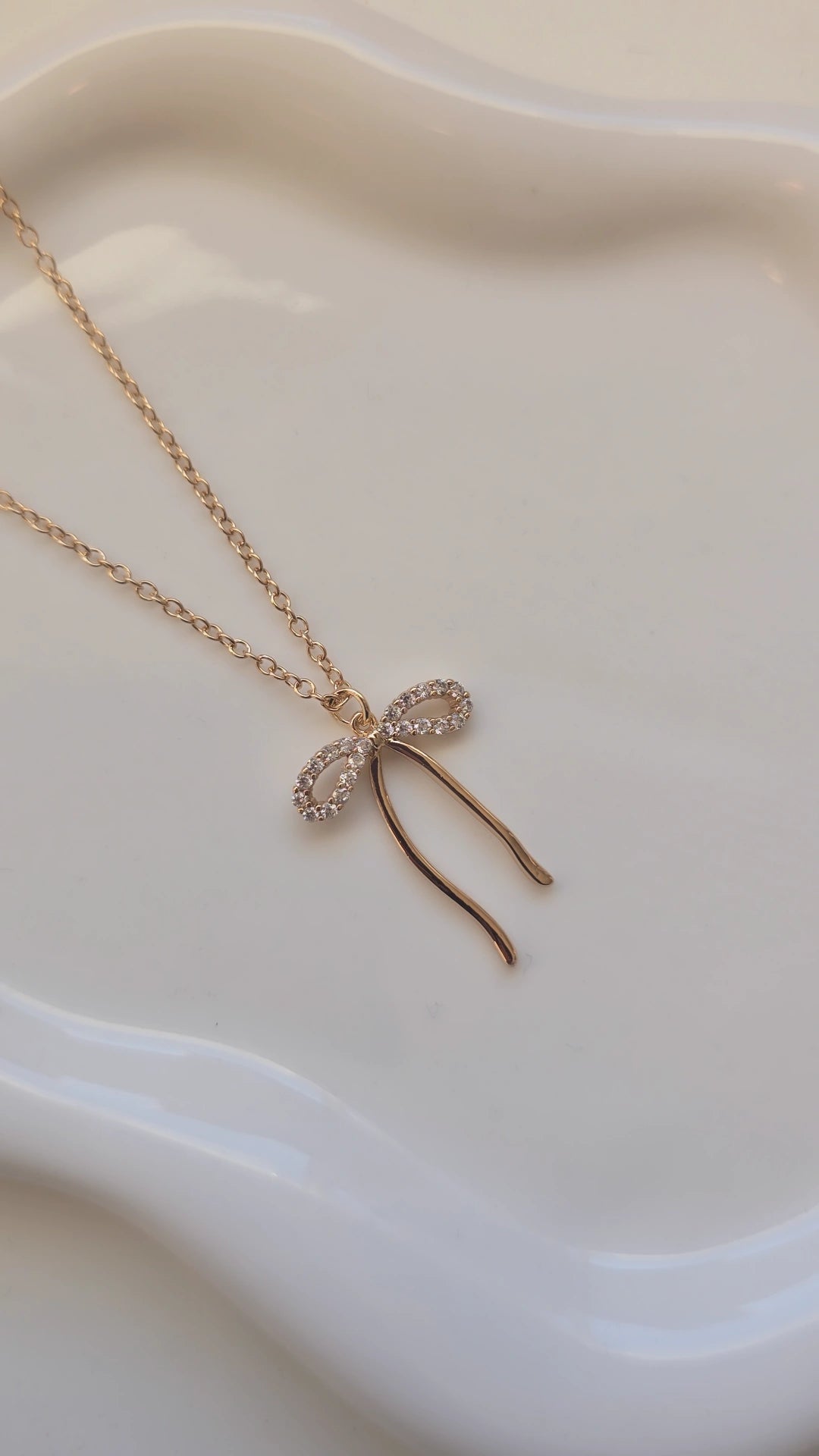 Dainty Bow Necklace